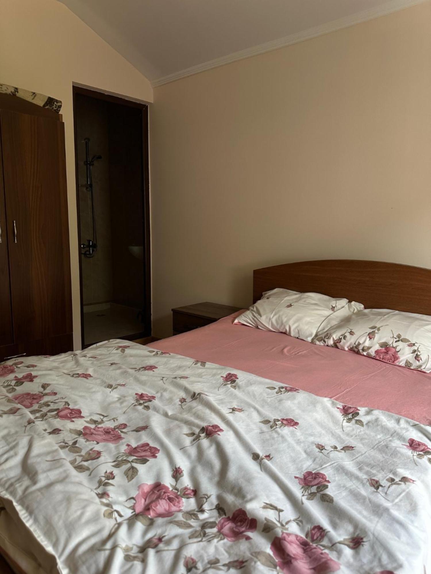 Temo's Guesthouse Sarpi Eksteriør billede
