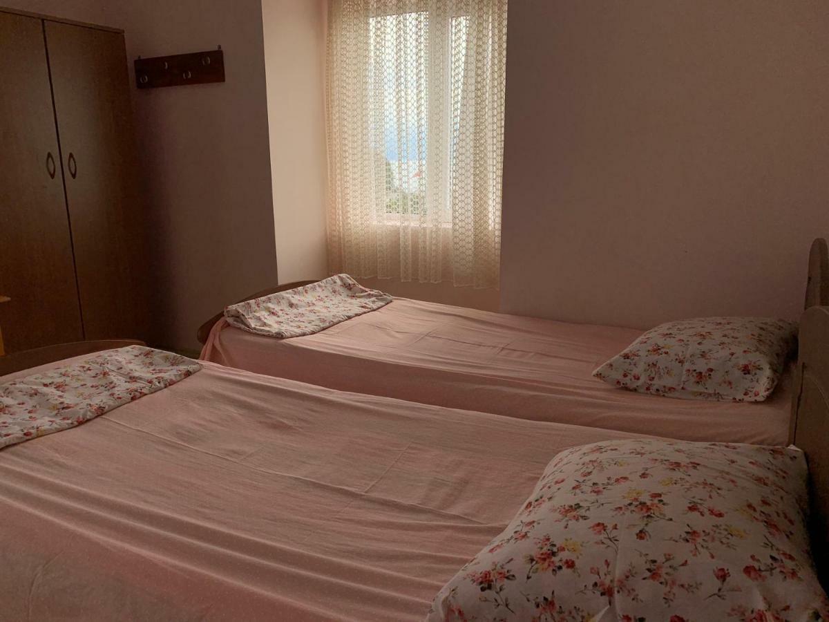 Temo's Guesthouse Sarpi Eksteriør billede